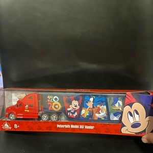 Disney Parks Peterbilt 387 Hauler